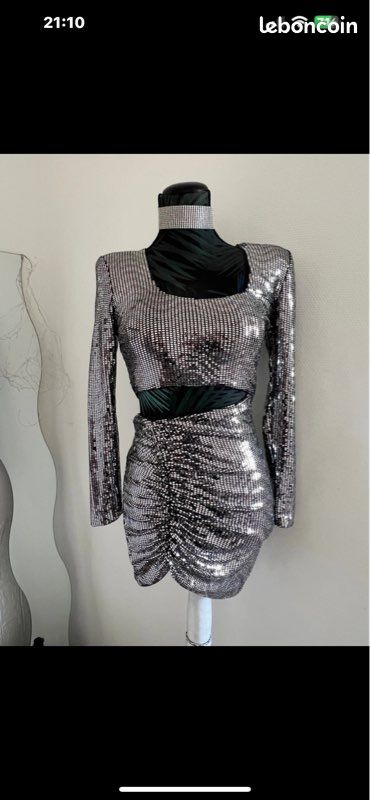 Robe de soirée ou de fêtes de fin d'années neuves Vêtements