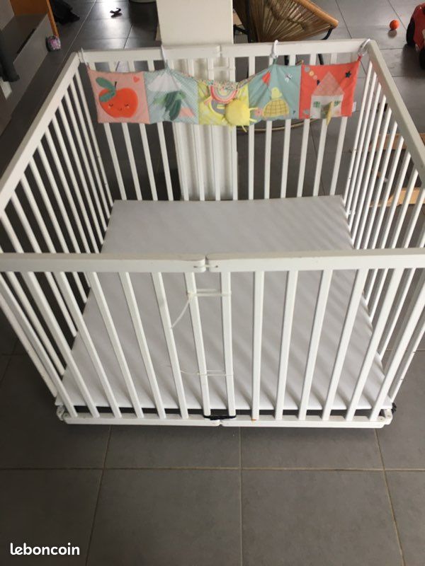 Lot matériels Parc de jeu en bois de hêtre blanc pliable