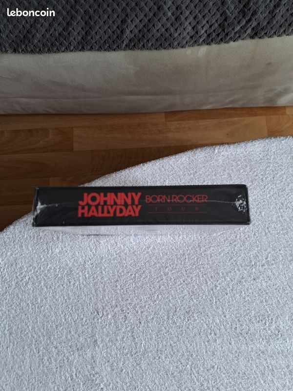 Coffret 3 dvd + 3cd johnny hallyday "born rocker tour" ref : 0 825646 373659 (image 3)