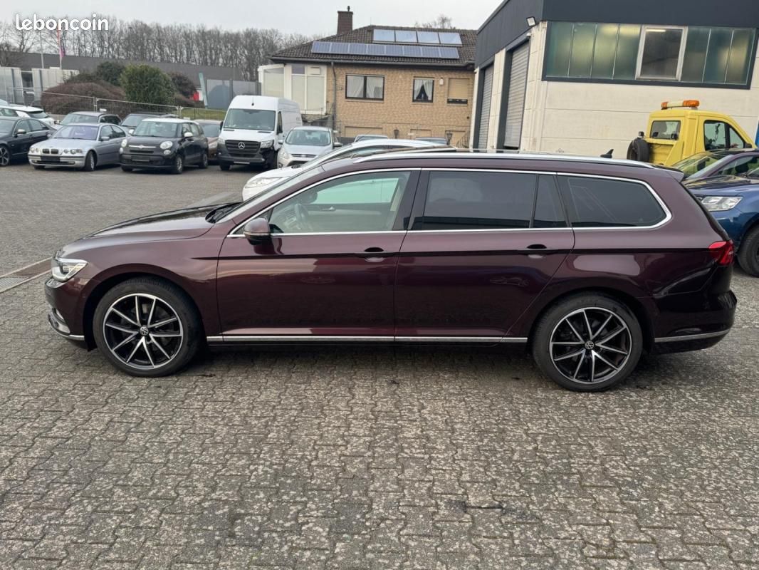 Volkswagen Passat SW Highline 1.4 TSI 150 ch / Virtual Cockpit Toit panoramique Caméra LED (image 9)
