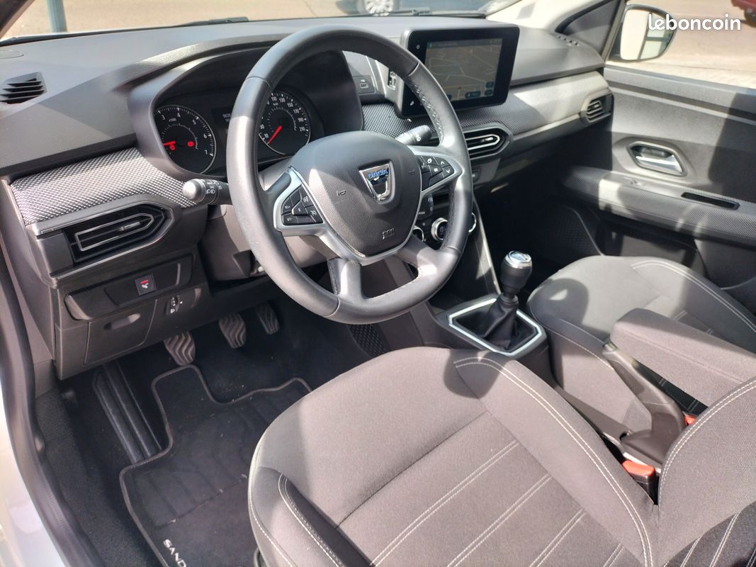 Dacia sandero 1.0 tce 90 confort (image 8)