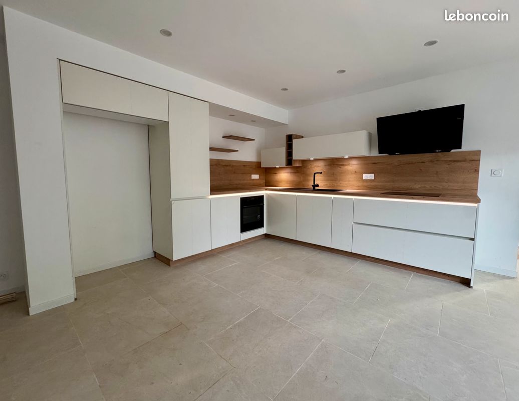 Maison 7 pièces 150 m² · à Saint-Pompain · 150 m² · 210 000 €