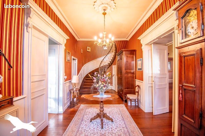 Maison 7 pièces 268 m² (image 1)