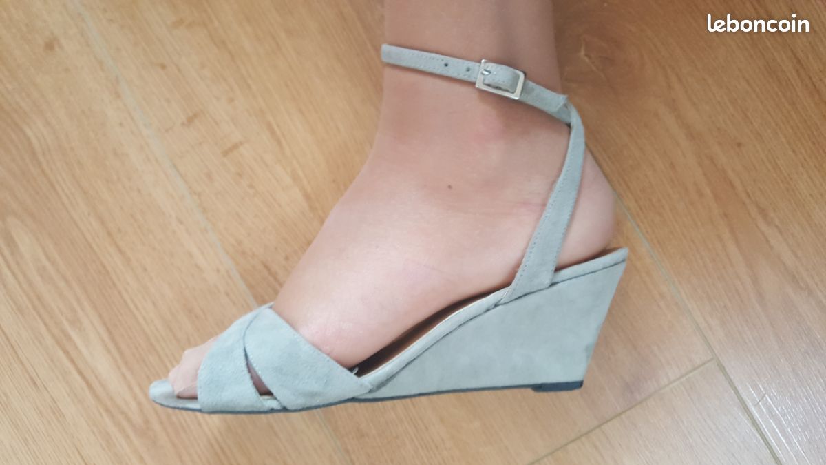 Sandales daim gris clair talon 6 cm taille 40 (image 3)