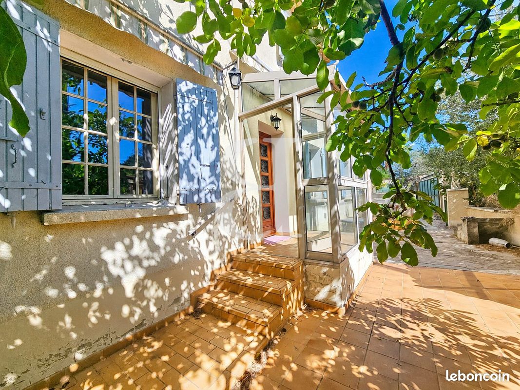 Maison 6 pièces 153 m² · à Courthézon · 153 m² · 315 000 €
