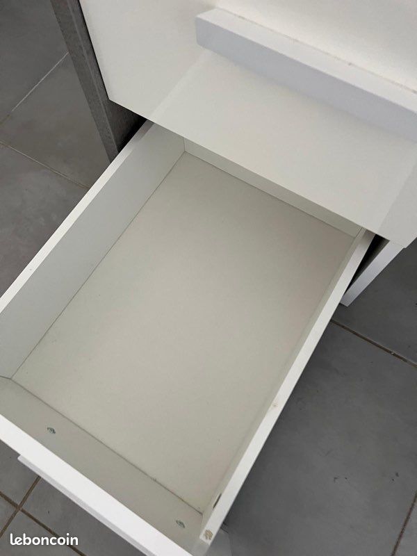 Bureau (image 4)