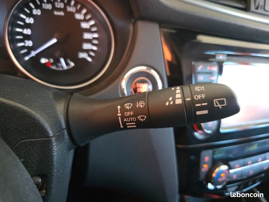 Nissan Qashqai 1.5 DCi 110 BVM6 N CONNECTA 360° TOIT Pano JA18 (image 22)