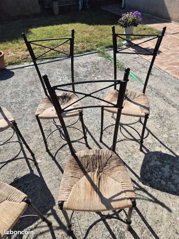 Table et chaises en fer forgé (image 5)