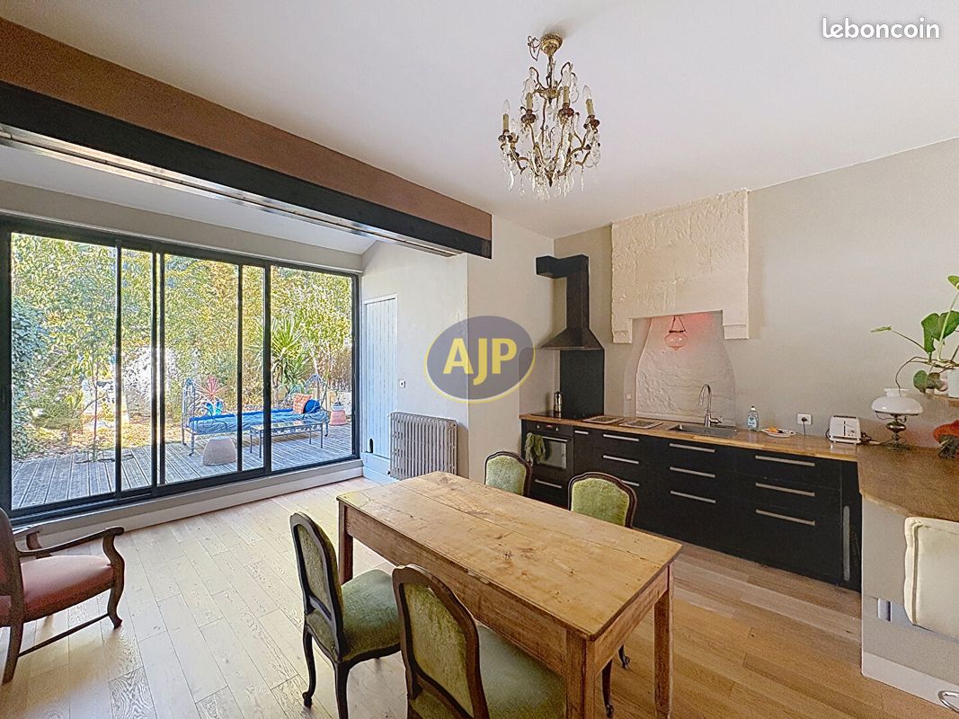 Maison 4 pièces 117 m² · à Bordeaux · 117 m² · 550 000 €