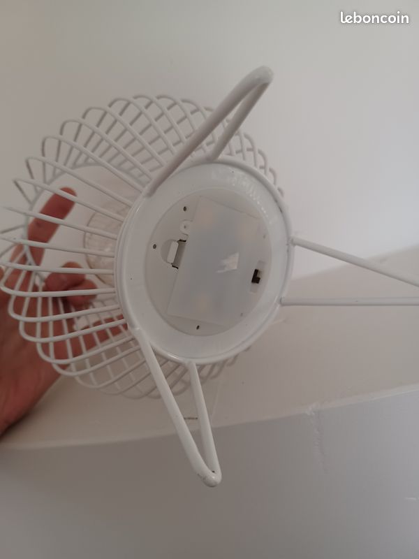 Lampe sans fil en métal blanc (image 2)