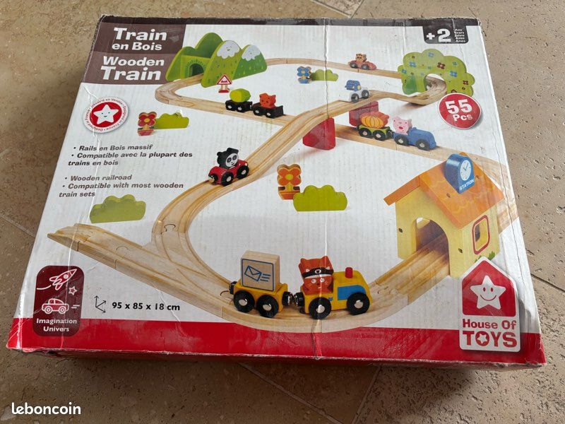 Train en bois (image 1)