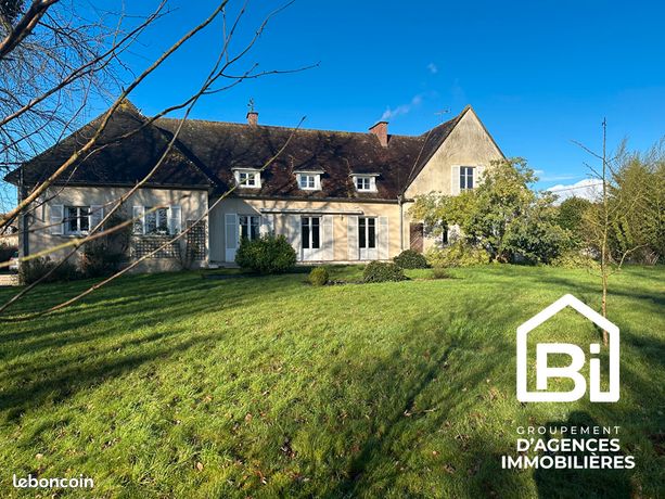 Maison 8 pièces 256 m²