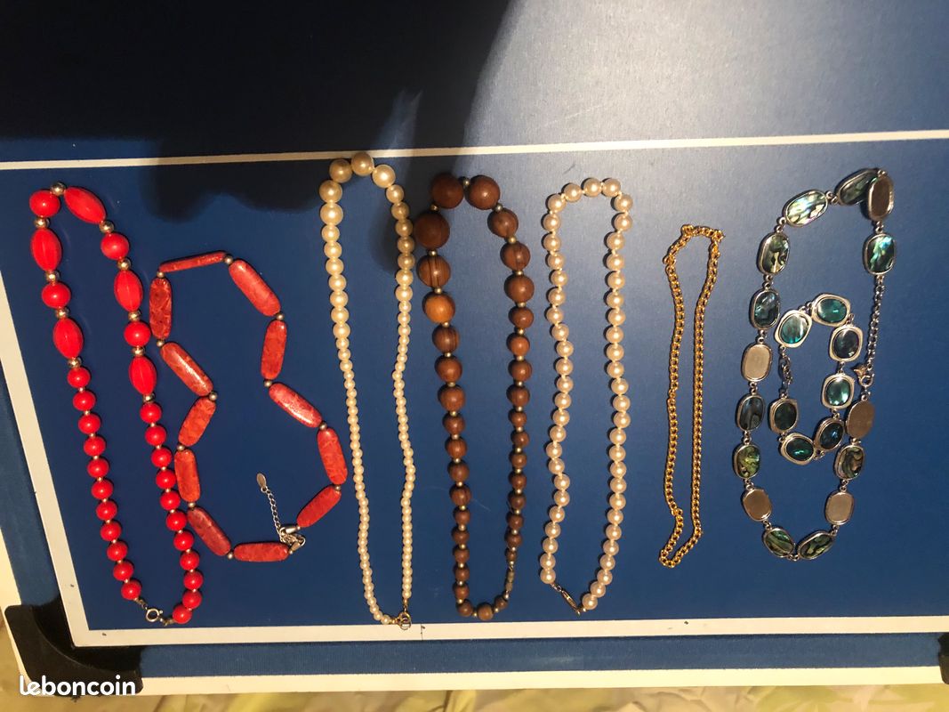 Colliers, bracelet, broches, boucles d'oreilles etc (image 2)