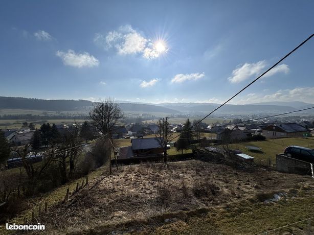 Terrain constructible exposé Sud, dégagé