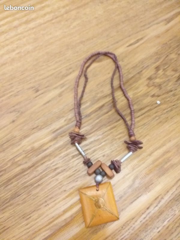Vend collier en bois divers modèles (image 3)