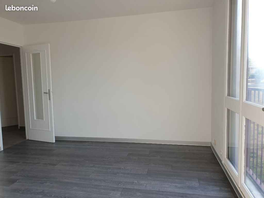 Appartement 1 pièce 33 m² · à Brétigny-sur-Orge · 33 m² · 699 €