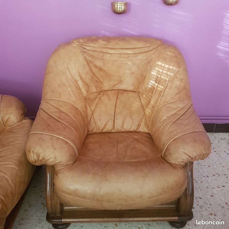 Canapé cuir état neuf + un fauteuil (image 1)