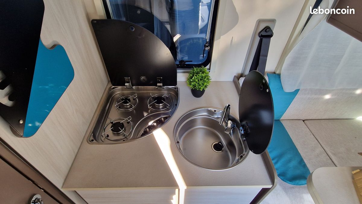 RIMOR KILIG 67 PLUS - BATTERIE LITHIUM + PANNEAU SOLAIRE OFFERT | Camping-car Profilé Neuf (image 6)