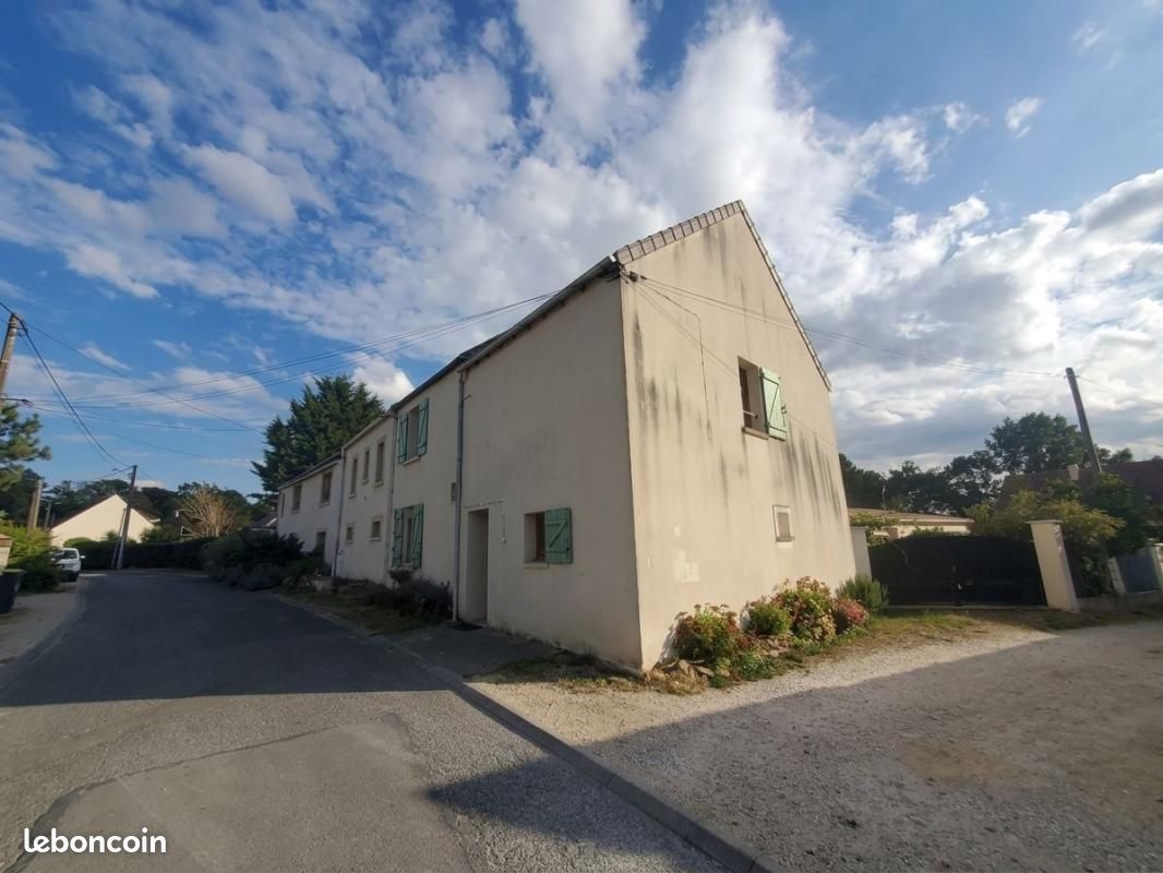Immeuble 5 pièces 107 m² · à Crécy-la-Chapelle · 107 m² · 293 000 €