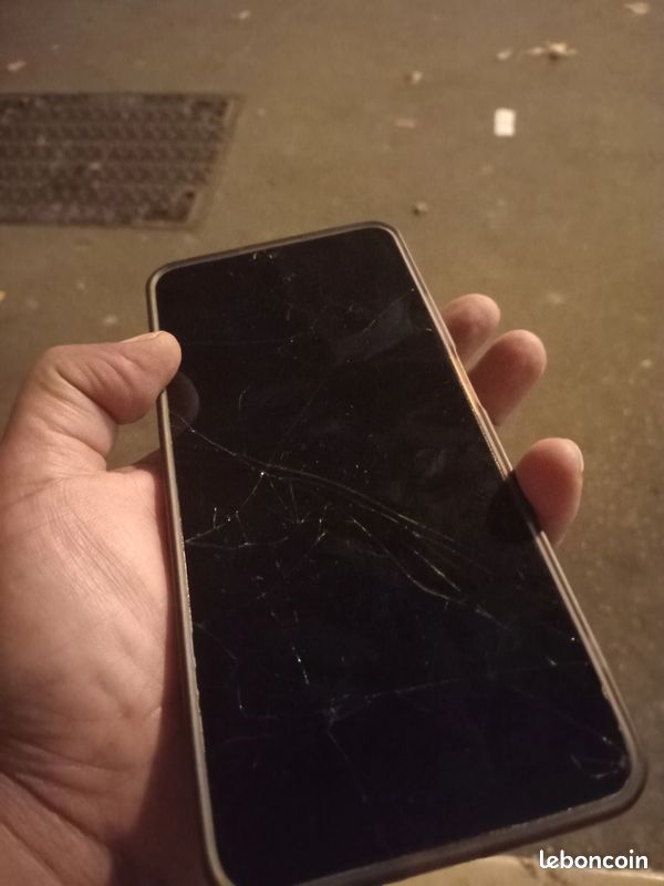 Titre realme Note 50 64 Go – cassé – 20 cash maintenant (image 1)