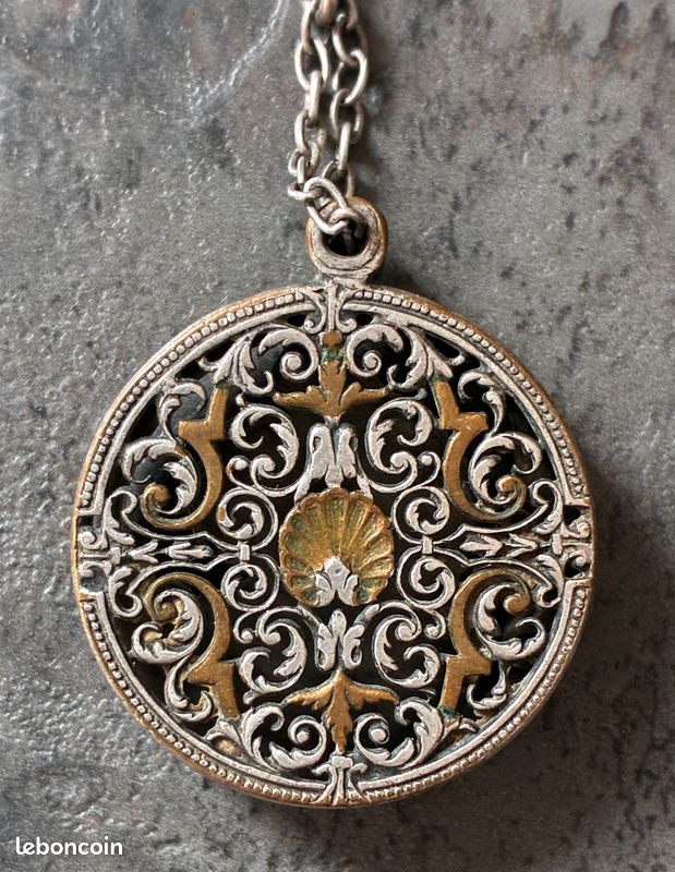 Collier Pendentif Art Nouveau Vintage - Métal Doré - Bon état