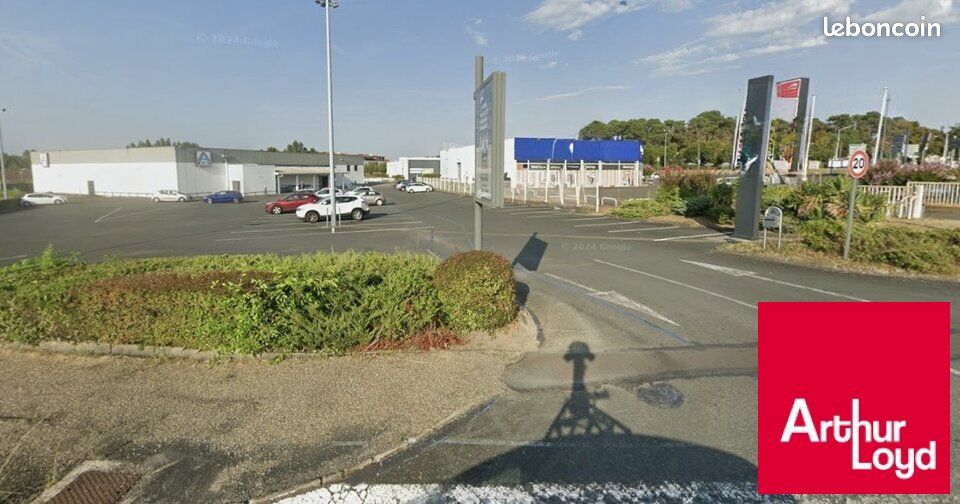 Local commercial 680 m² MONT-DE-MARSAN (image 2)