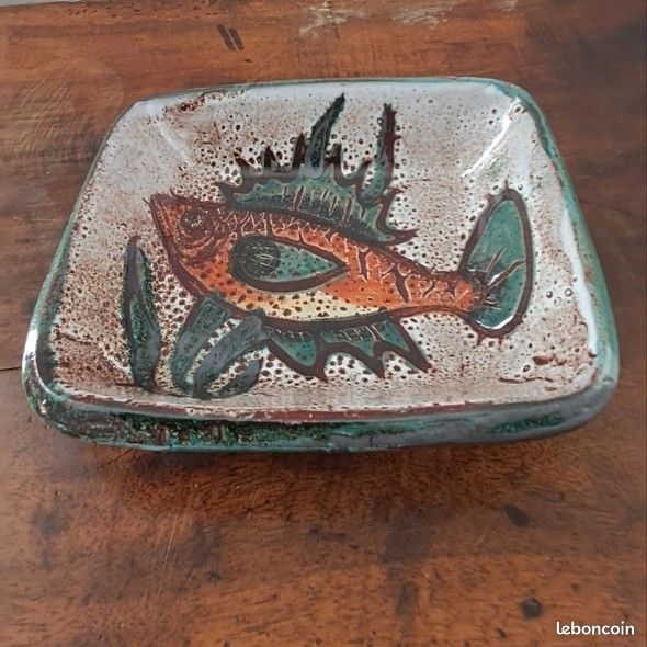 Plat faïence de Vallauris. Années 60, décor de poisson (image 8)