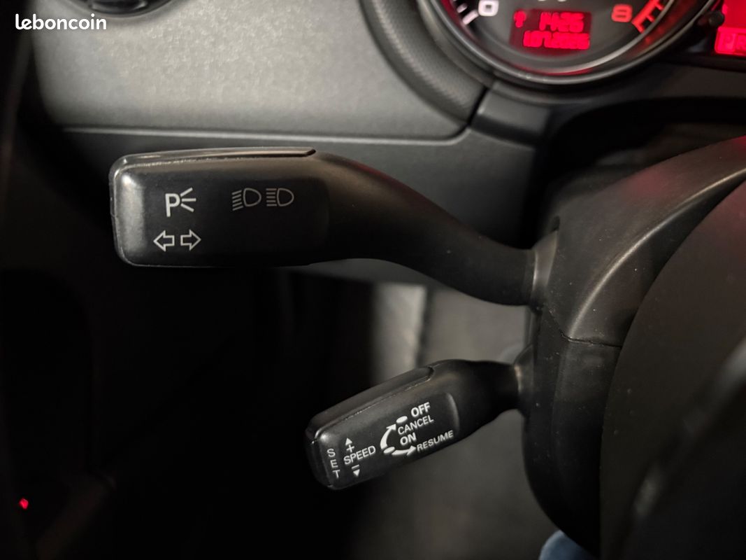 AUDI TT 2.0 TFSI 200ch S-Tronic A / RÉVISION MAI 2026 / DISTRIB AVRIL 2025 / PNEUS AV NEUFS (image 24)