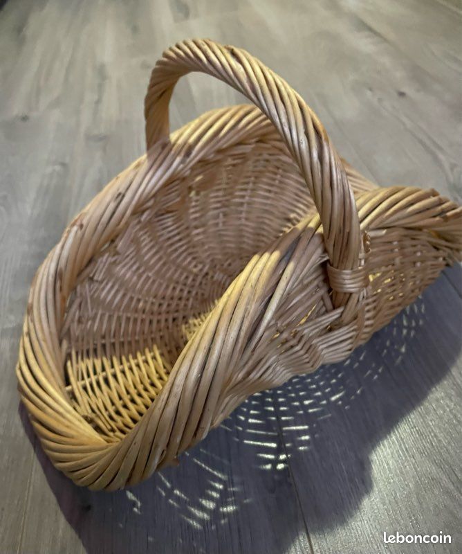 Joli panier en osier Très bon état (image 5)