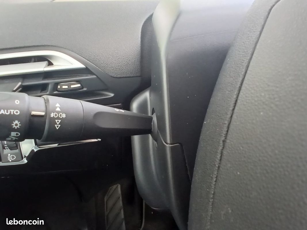 CITROEN C4 SPACETOURER PureTech 130 SS Shine (image 25)