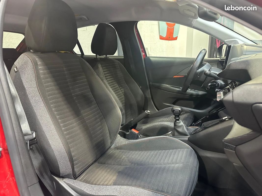 Peugeot 208 II Active 1.2 100 CV BVM / ENTRETIEN COMPLET PEUGEOT / CARPLAY / SIEGES AVANT CHAUFFANTS (image 21)