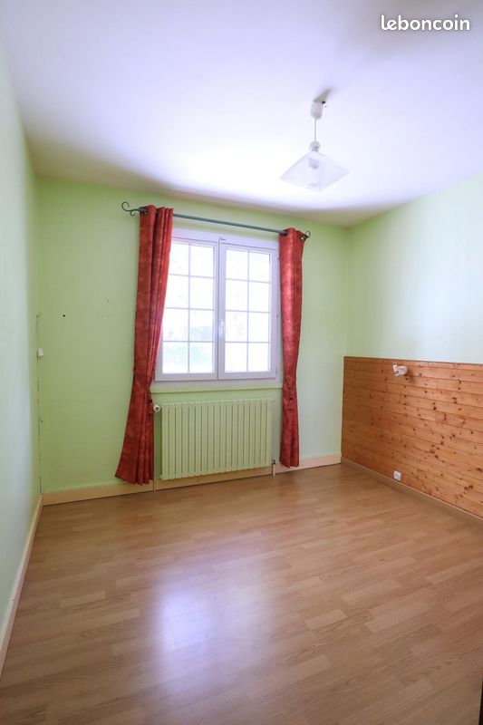 Pavillon 5 pièces 97 m² - Sauzé-Vaussais 79190 (image principale 8)