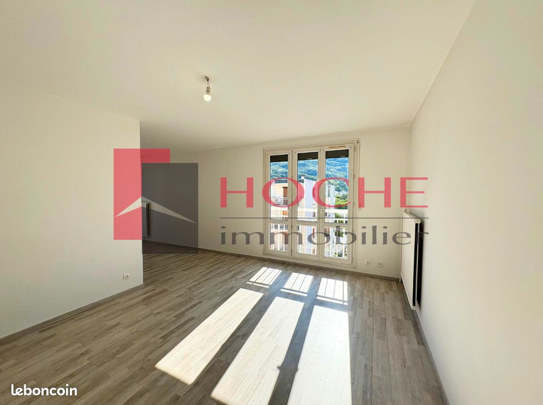 Appartement 5 pièces 98 m² · à Seyssins · 98 m² · 249 000 €