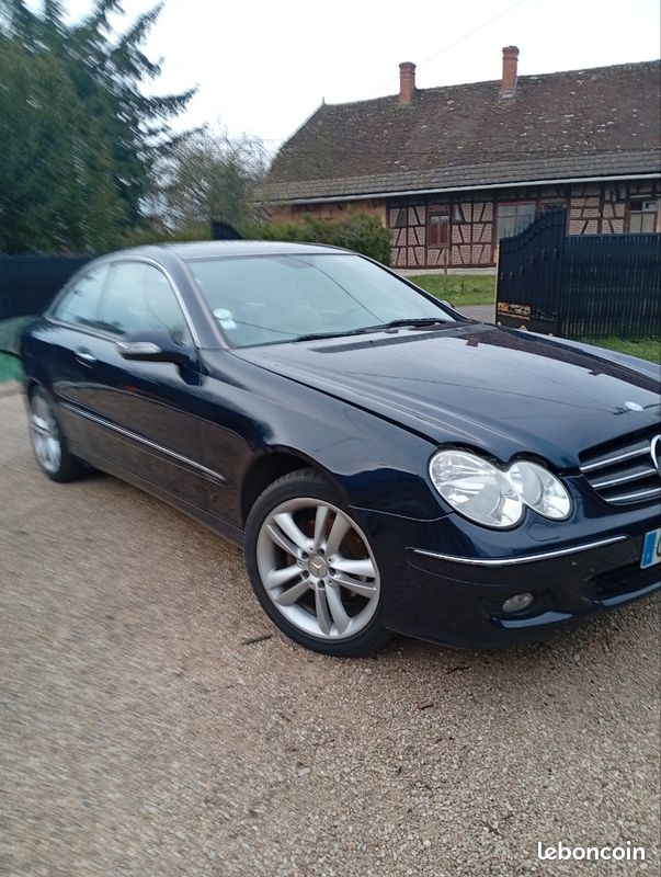 Mercedes CLK 220 élégance (image 2)