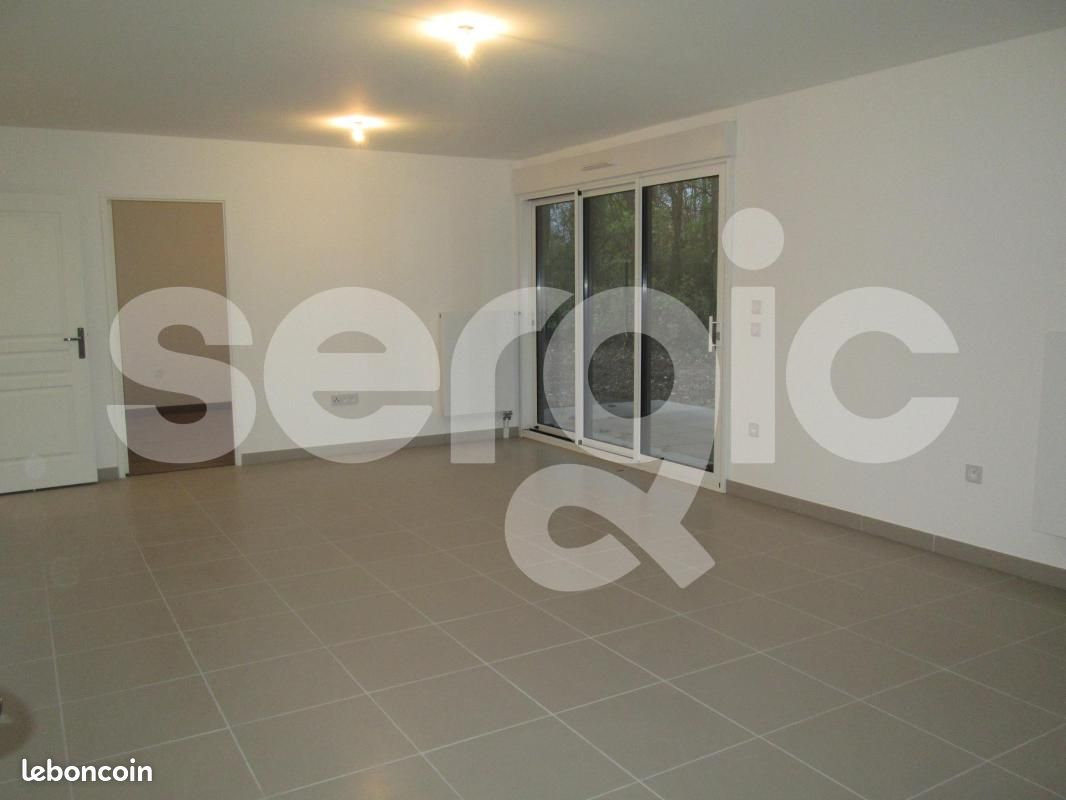 Appartement 3 pièces 75 m² · à Amiens · 75 m² · 855 €