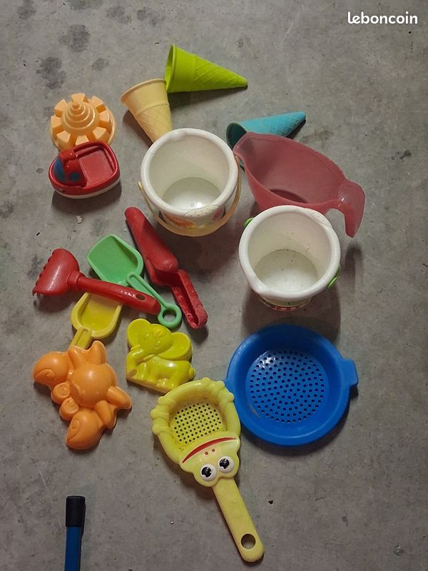 Jeux de plage très bon état_ au choix (image 7)