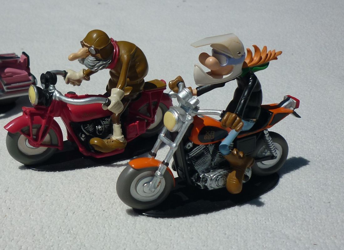 2 Figurines du Joe Bar Team : Indian et Harley - Équipement moto