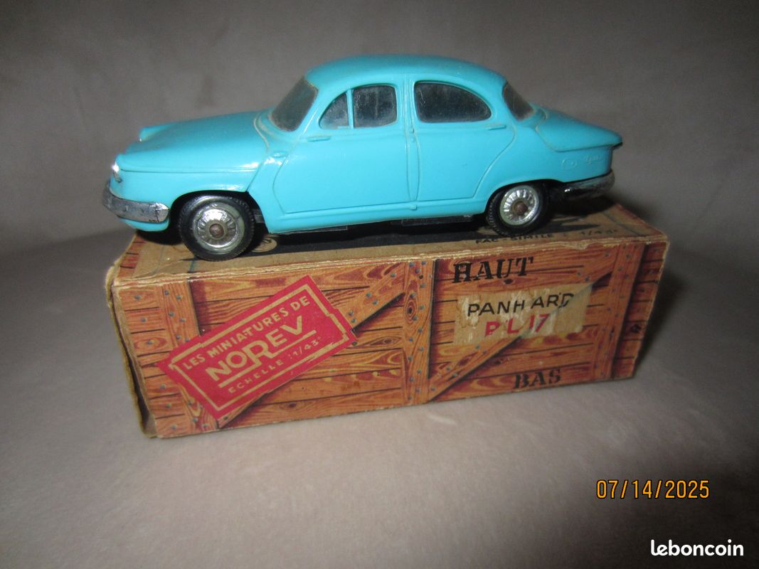 Maquette Norev Panhard PL17 Break 1964 PTT 1/43 - Jaune - Neuf En Boîte Luxe