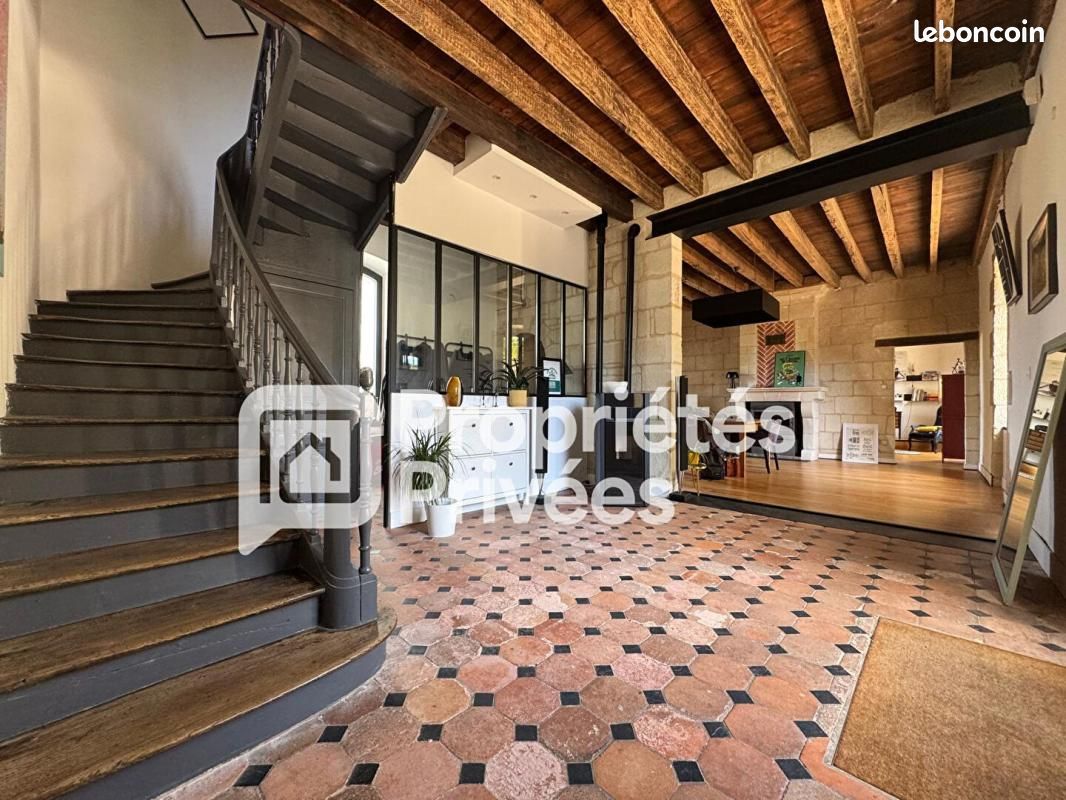 Maison 8 pièces 235 m² · à Souzay-Champigny · 235 m² · 448 000 €