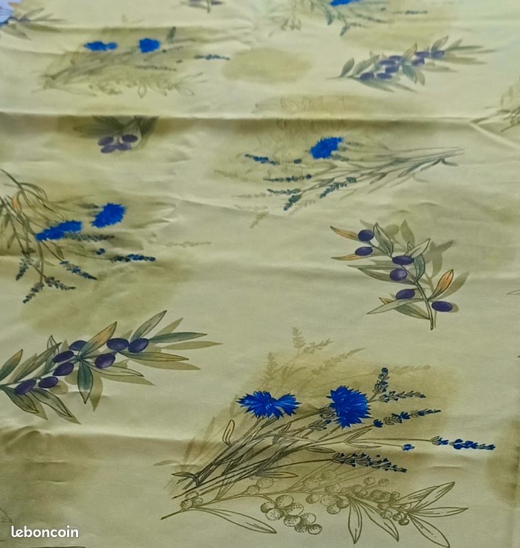 Nappe ovale anti-tâche verte (image 3)