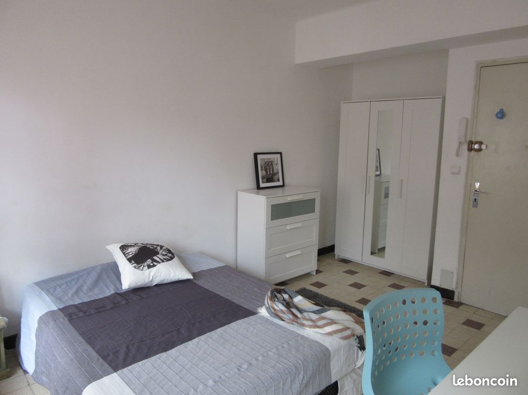 Appartement 1 pièce 27 m² · à Toulon · 27 m² · 450 €