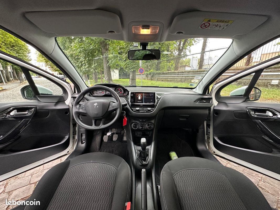 PEUGEOT 208 1.6 BlueHDi 75ch Active (image 5)