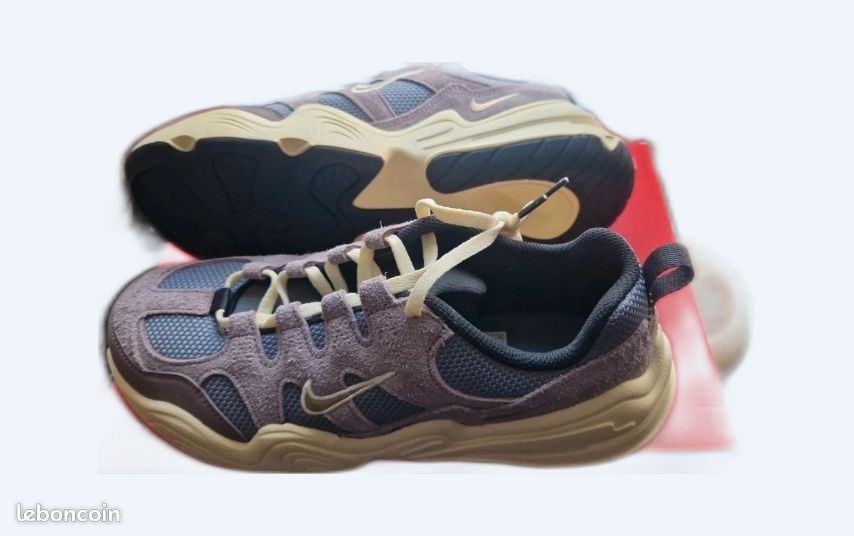 Nike (image 1)