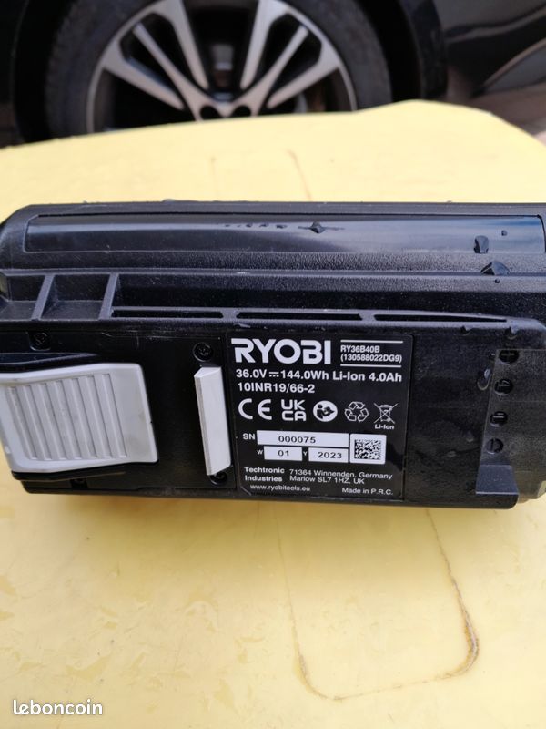 Lots de 2 batteries de tondeuse avec chargeur et la tondeuse (image 3)
