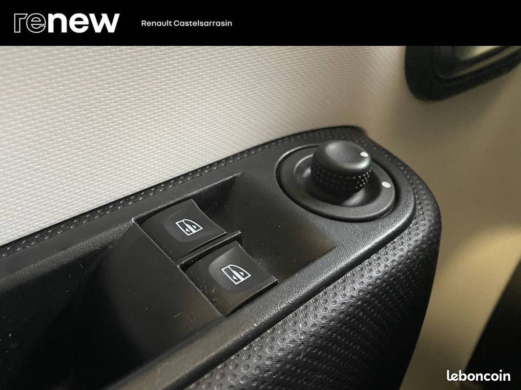 RENAULT Twingo III SCe 65 Equilibre (image 17)