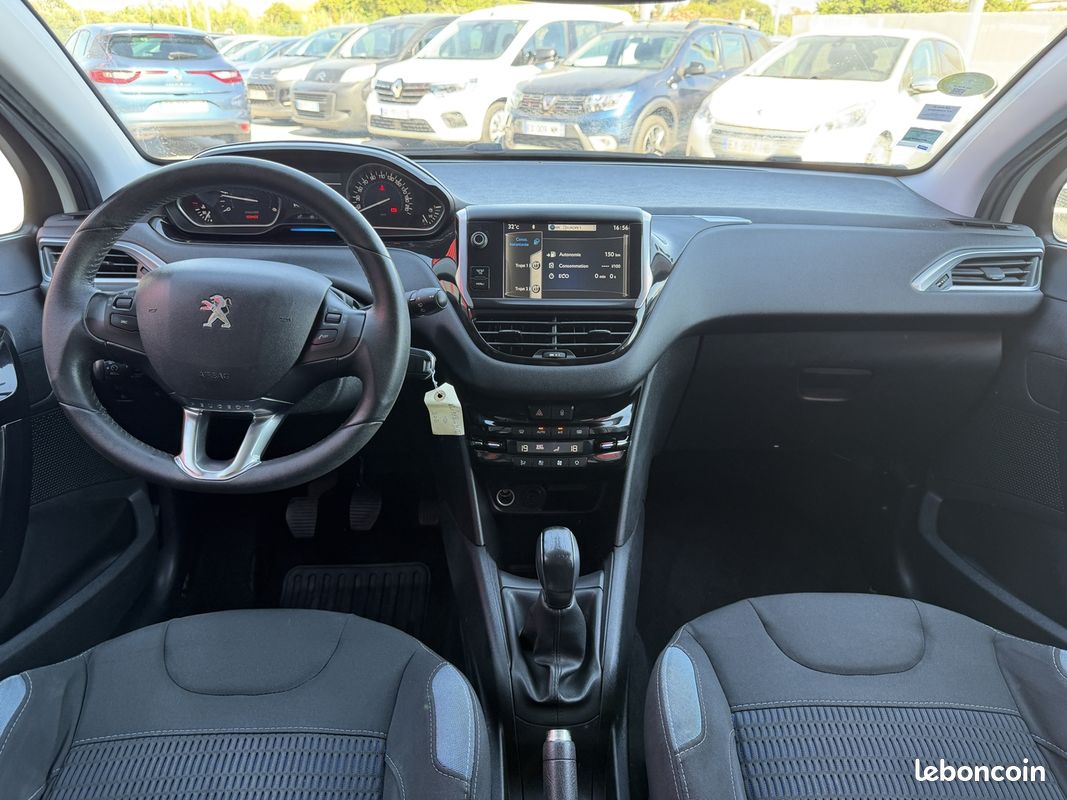 Peugeot 208 1.6 E-HDI FAP STYLE 5P (image 11)