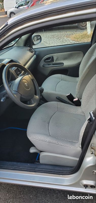 Renault clio (image 3)