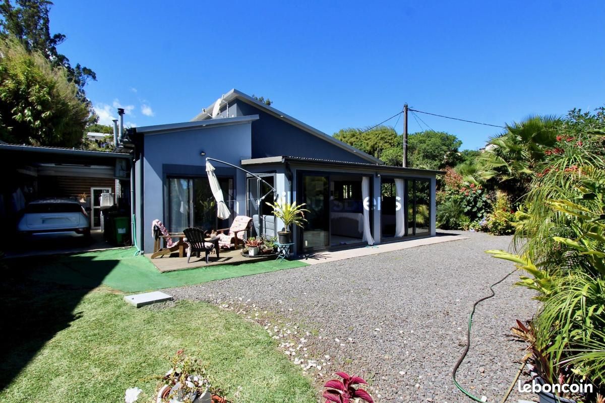 Maison 8 pièces 122 m² · à Petite-Île · 122 m² · 489 000 €