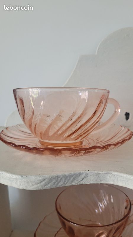 Tasses et soucoupes (image 3)