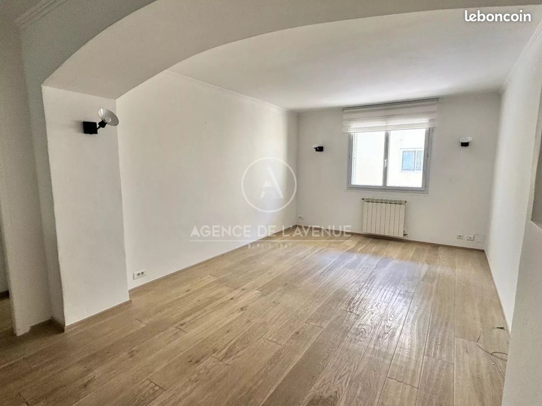 Appartement 3 pièces 77 m² · à La Seyne-sur-Mer · 77 m² · 1 050 €